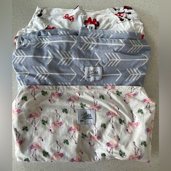 *SOLD* Breastfeeding scarves from La Petite Ourse for 2 of them. - Picture 2 of 2